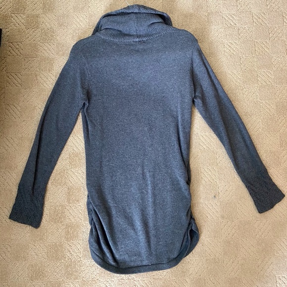 Calvin Klein sweater - Picture 2 of 3